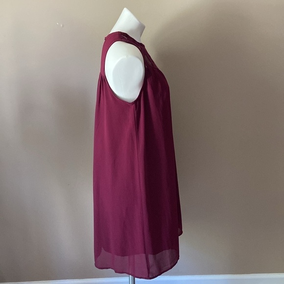 Charming Charlie Maroon Sleeveless Knee Length Shift Dress - Picture 2 of 7
